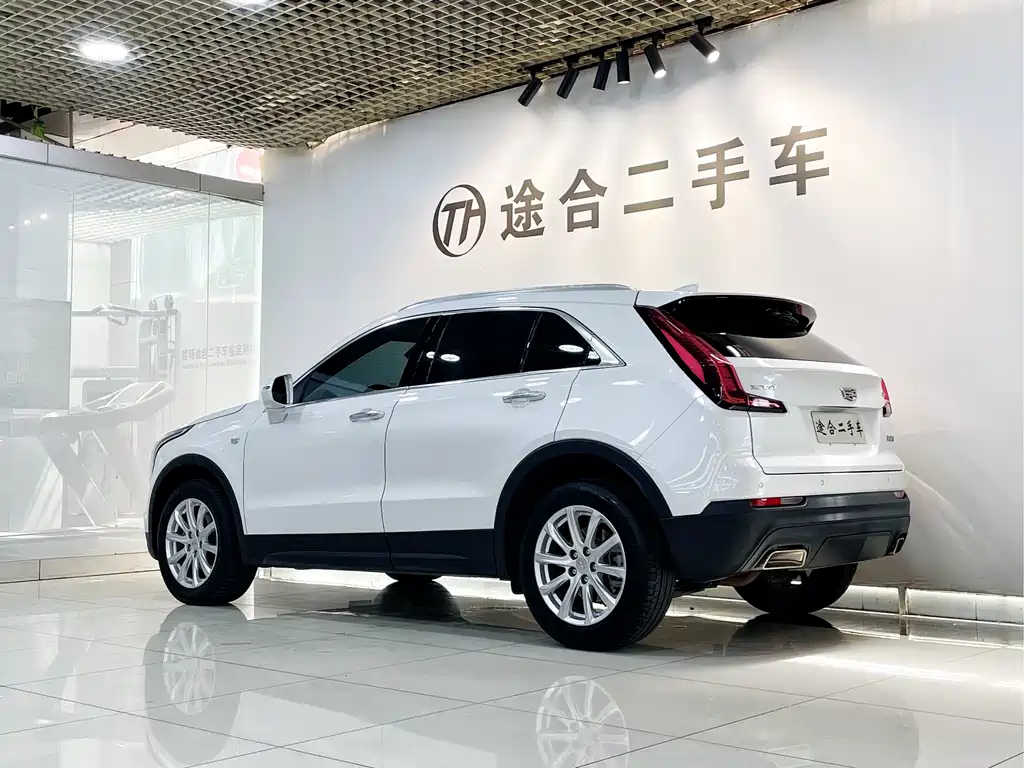 Cadillac XT4 2020 — фото 6