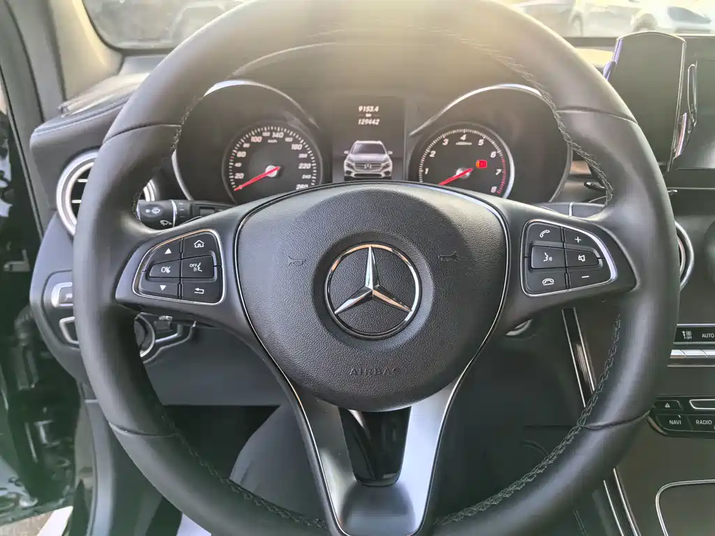 Mercedes-Benz GLC 2017 — фото 14