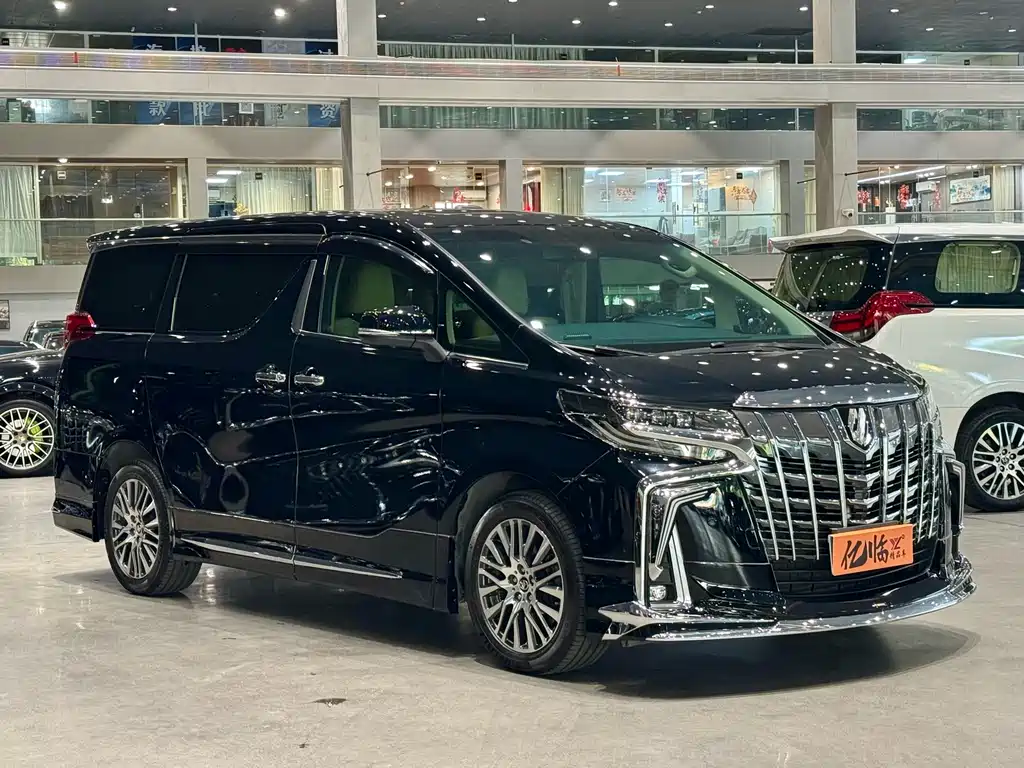 Toyota Alphard 2017 — фото 3