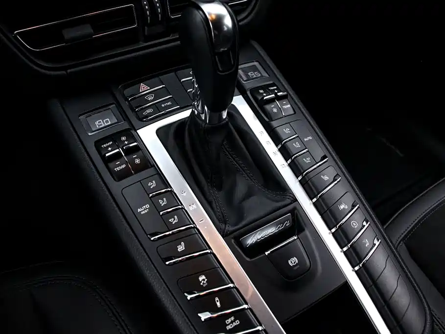 Porsche Macan 2021 — фото 9