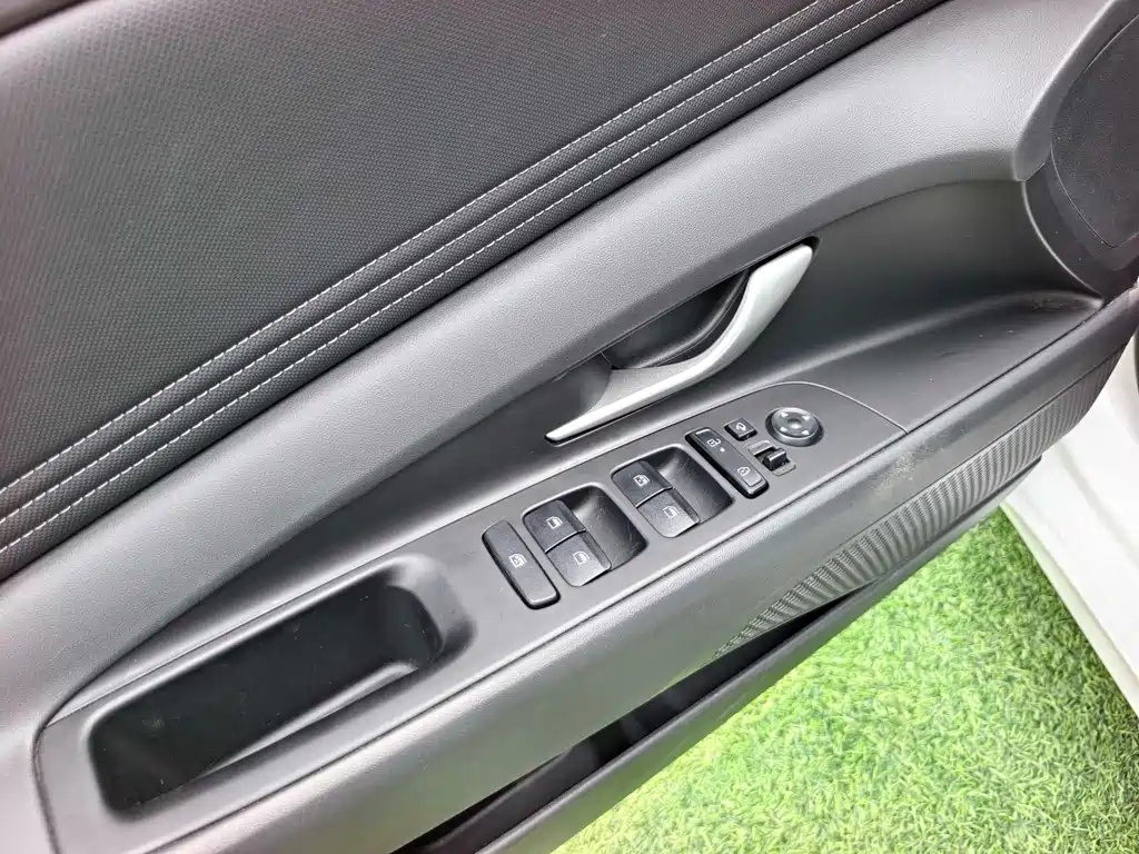 Hyundai Elantra 2025