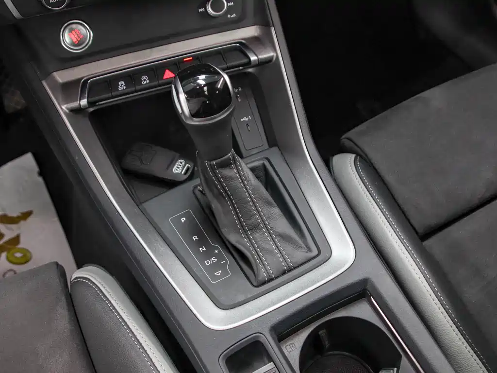 Audi Q3 2023 — фото 11