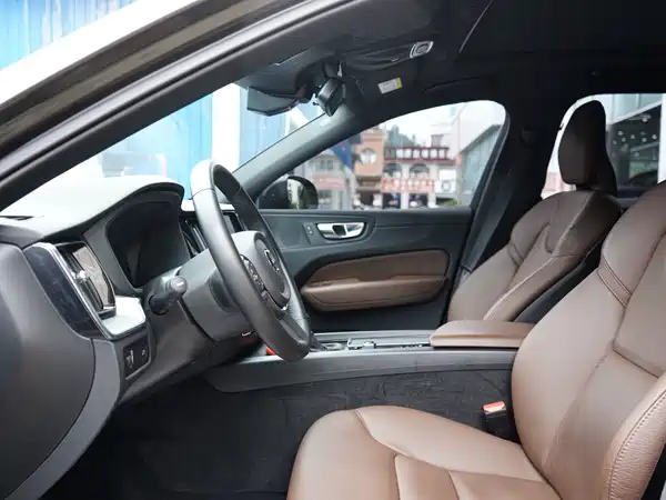 Volvo XC60 2021