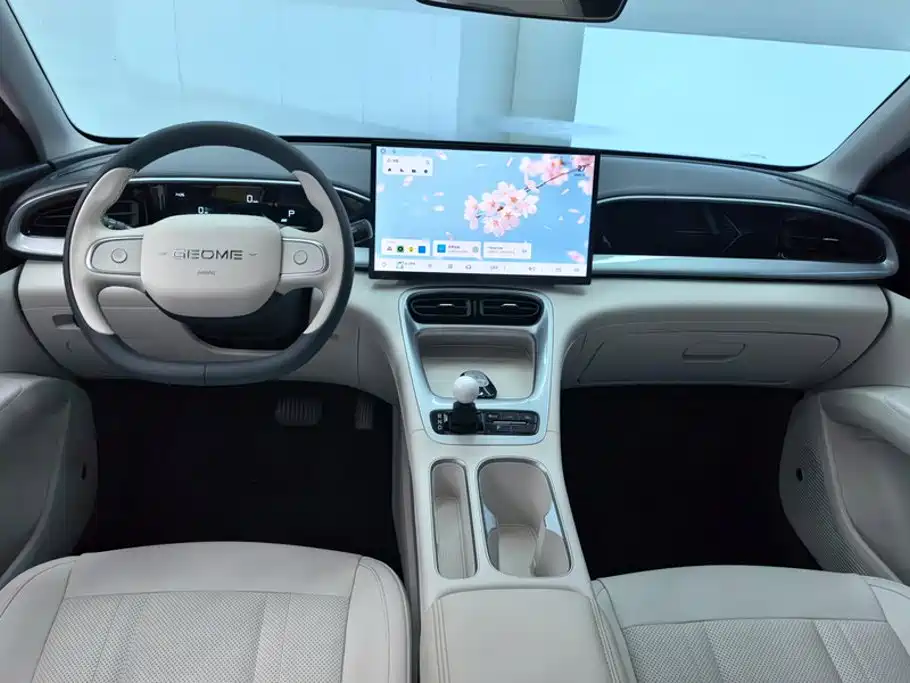Geely Galaxy Starwish 2025 — фото 12
