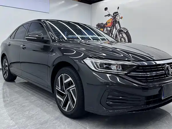 Volkswagen Sagitar 2022