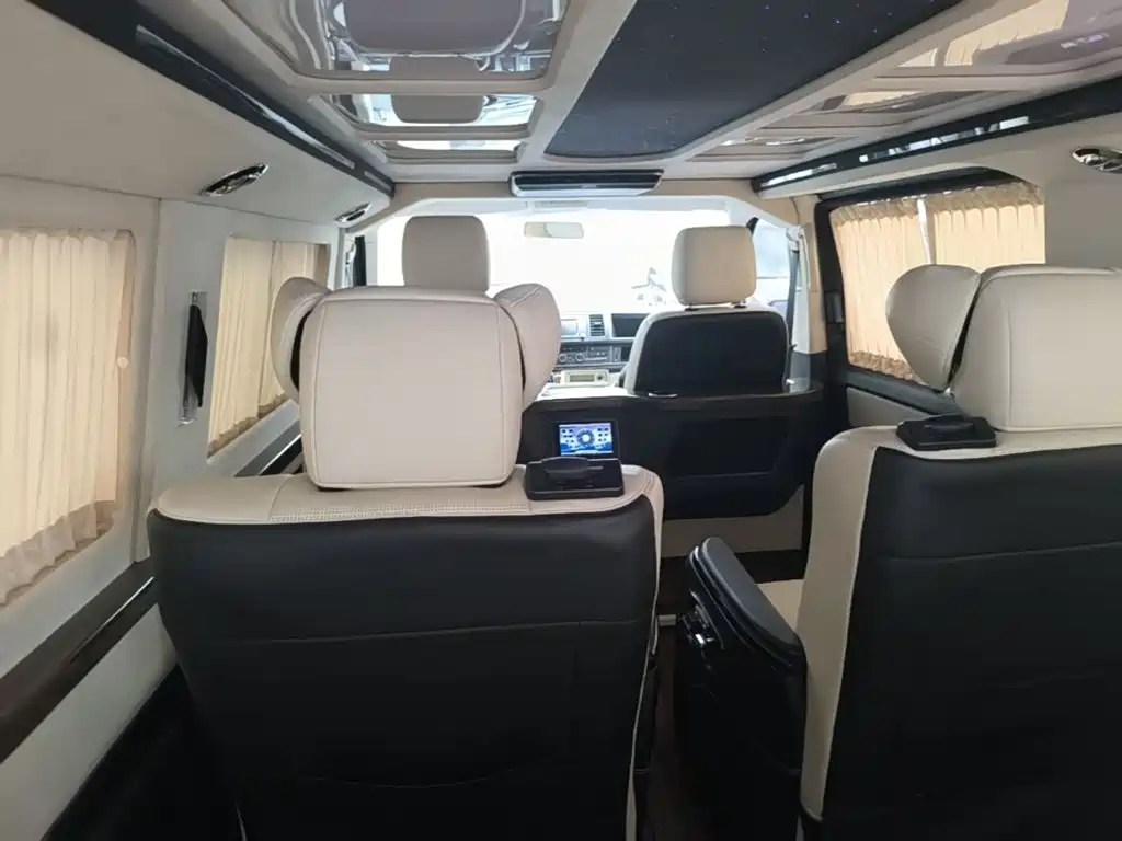 Volkswagen Caravelle 2018 — фото 17