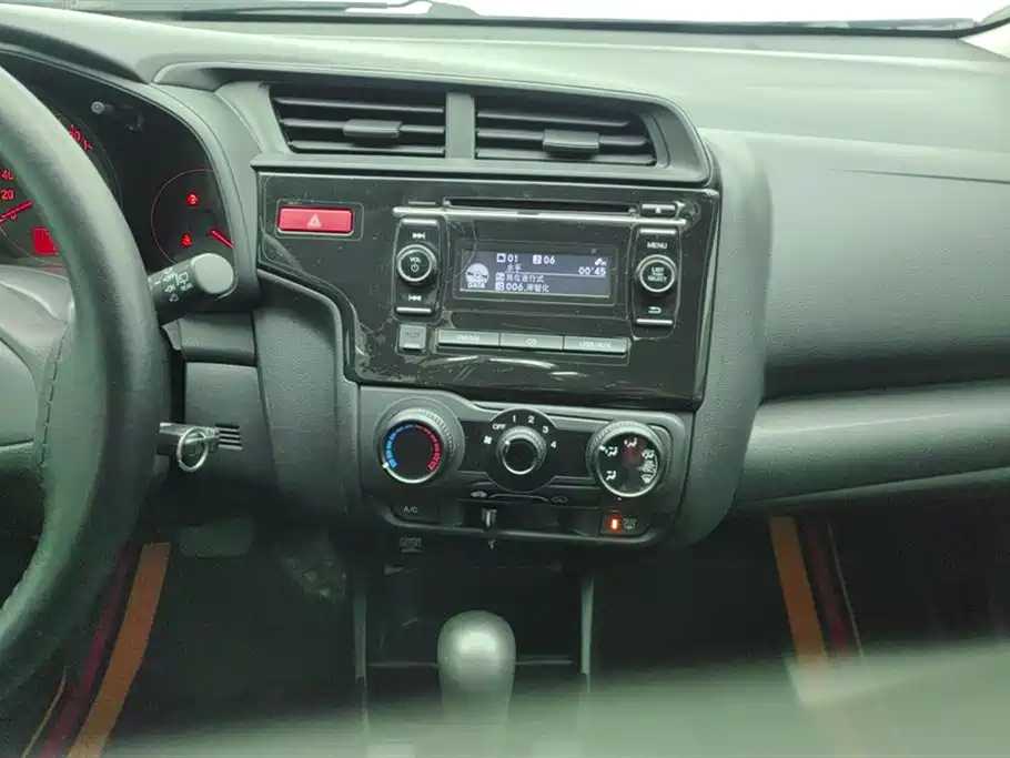 Honda Fit 2017 — фото 13