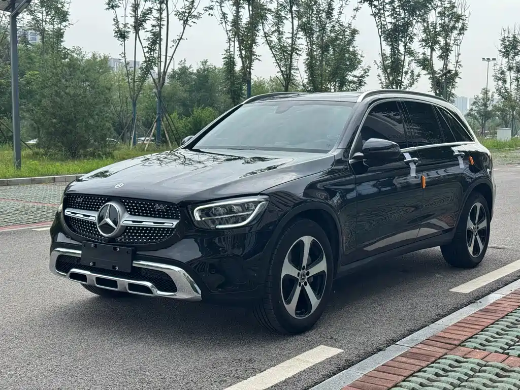 Mercedes-Benz GLC 2022 — фото 1