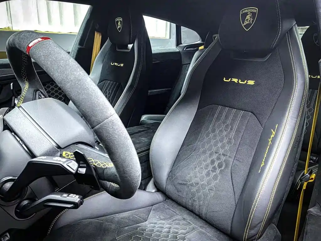 Lamborghini Urus 2023 — фото 11