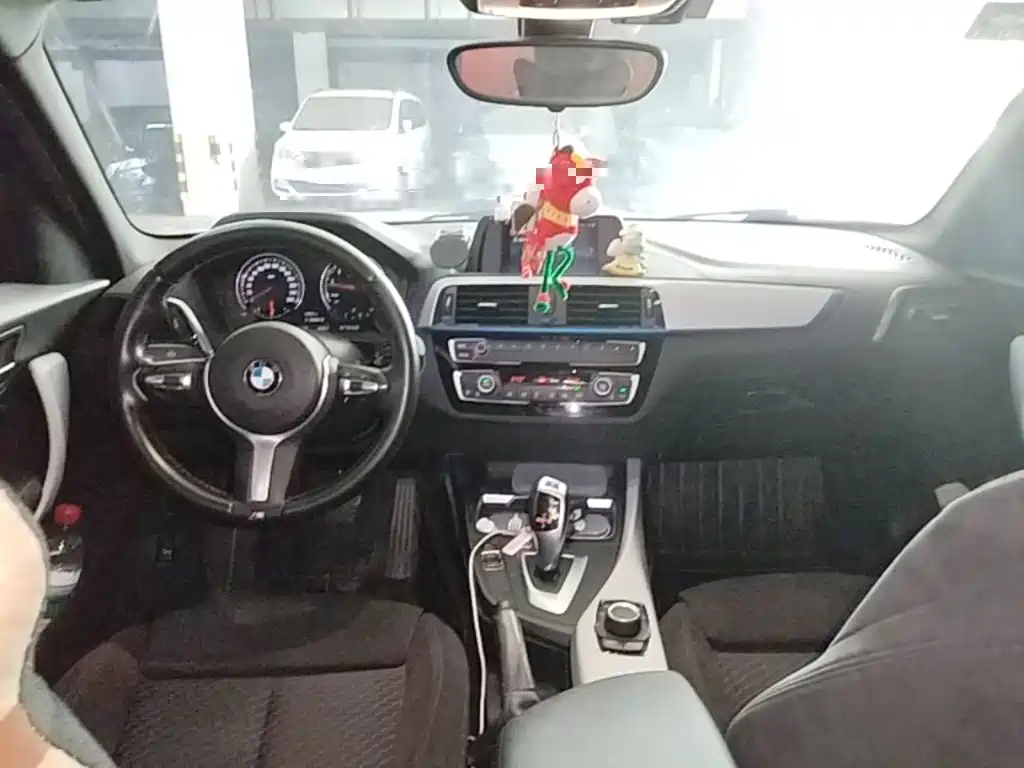 BMW 1 Series 2017 — фото 13