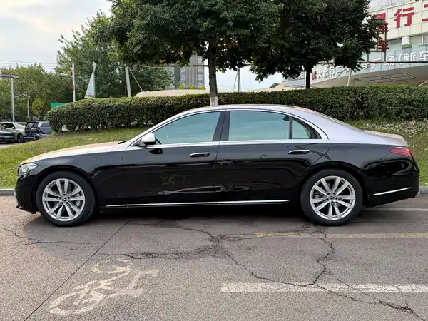 Mercedes-Benz S-Class 2024