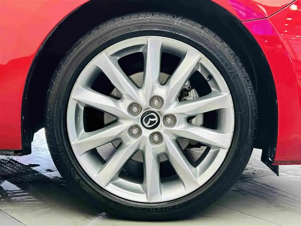 Mazda 3 Axela 2018 — фото 10