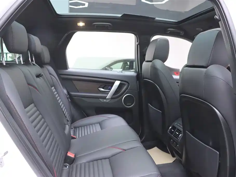 Land Rover Discovery Sport 2023 — фото 15