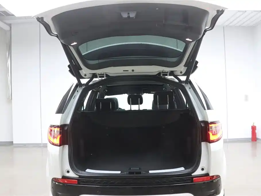 Land Rover Discovery Sport 2023 — фото 29