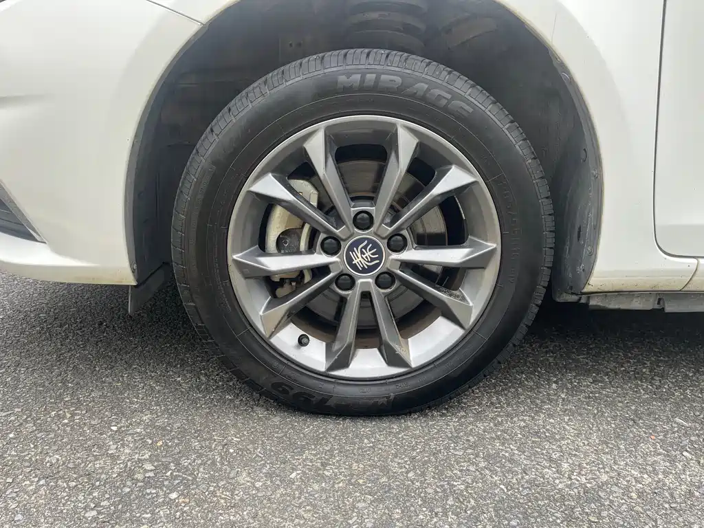 BYD Qin NEV 2020 — фото 10