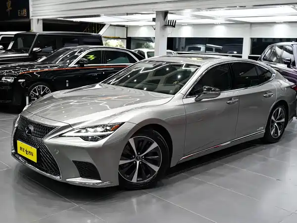 Lexus LS 2021