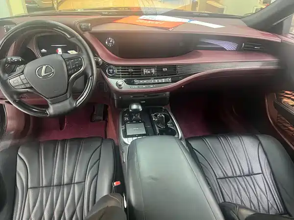 Lexus LS 2019
