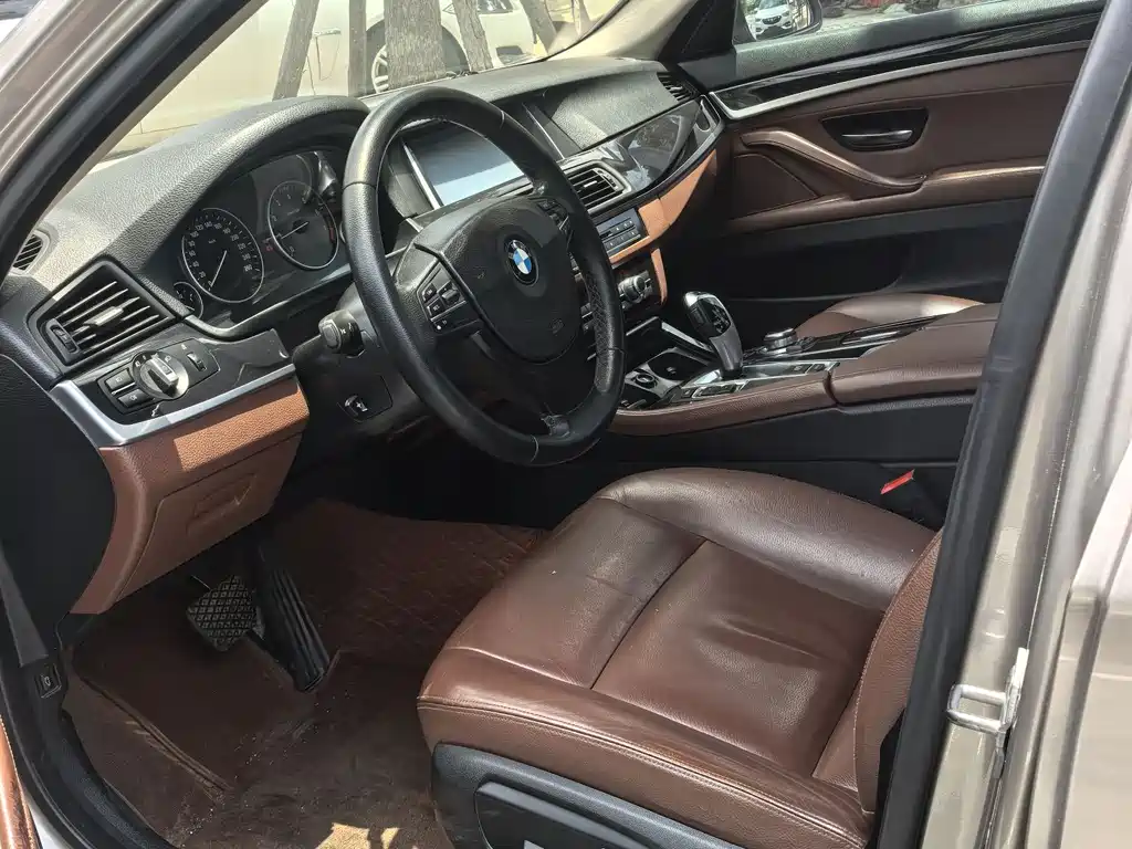 BMW 5 Series 2015 — фото 8