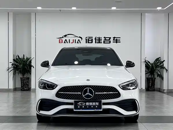Mercedes-Benz C-Class 2024