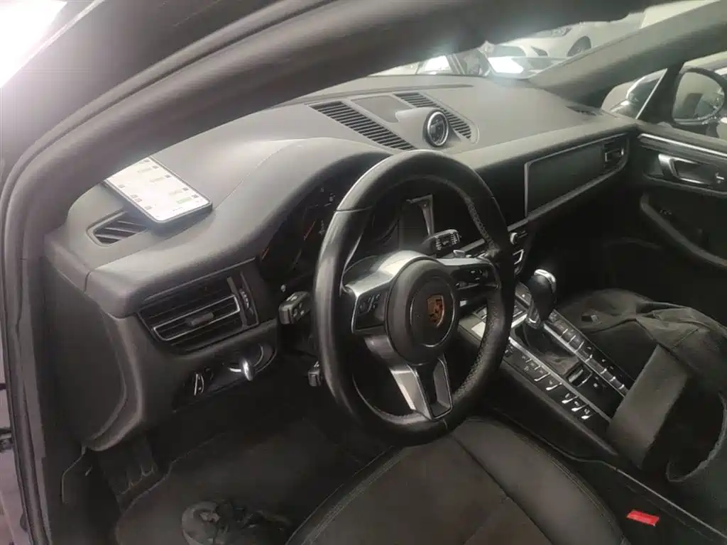 Porsche Macan 2022 — фото 10
