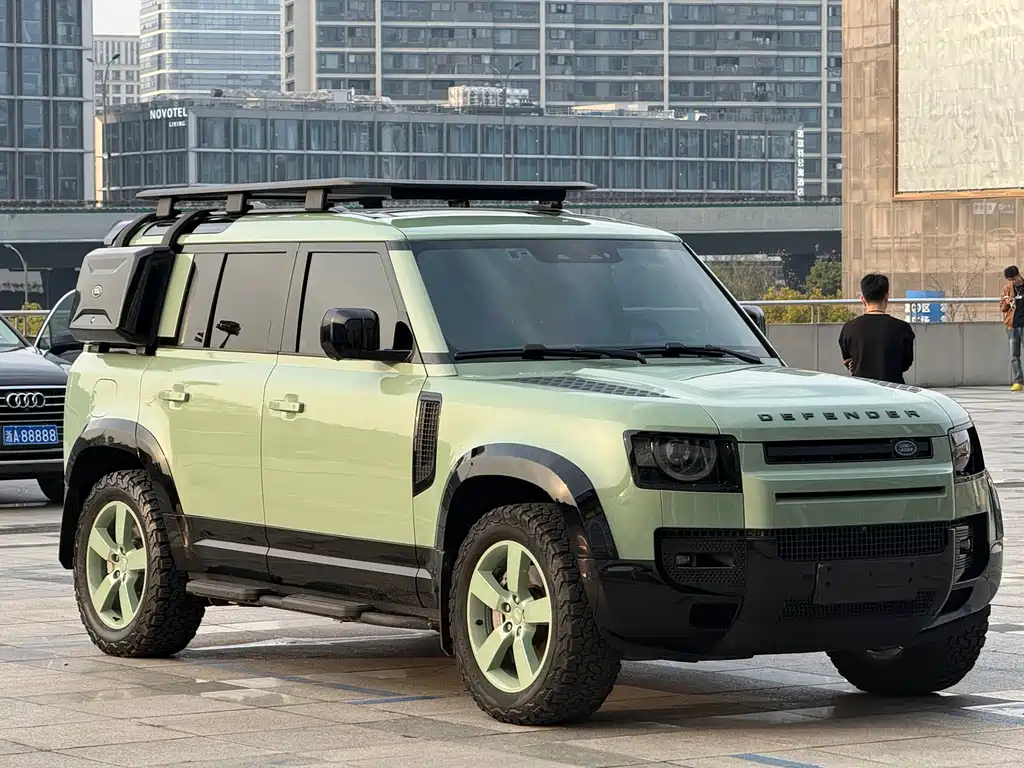 Land Rover Defender 2023 — фото 3