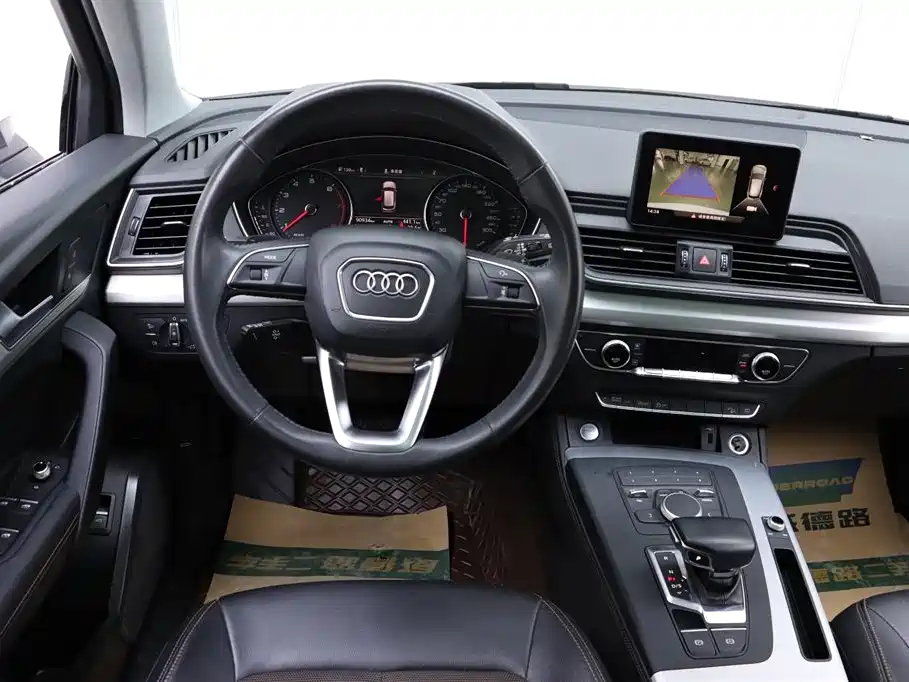 Audi Q5L 2020 — фото 27