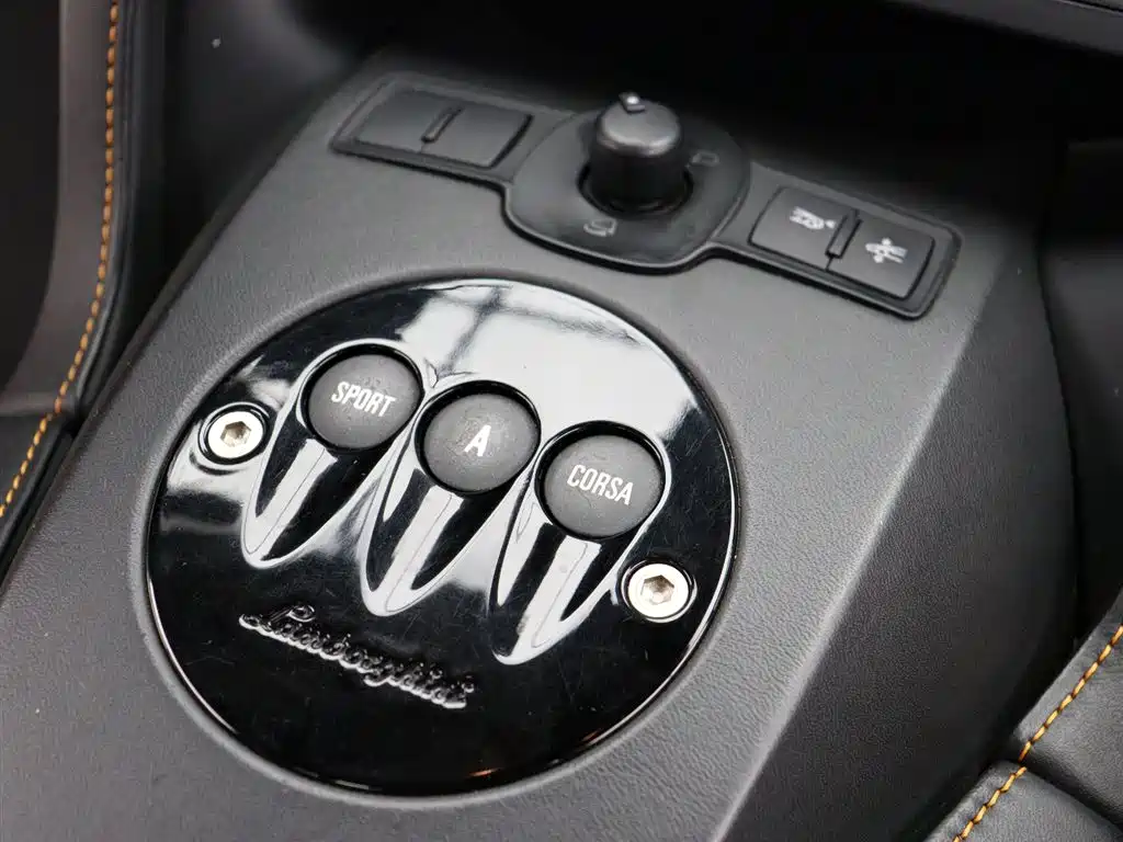 Lamborghini Gallardo 2011 — фото 16