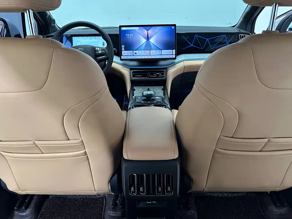 BYD Song L DM-i 2025 — фото 15