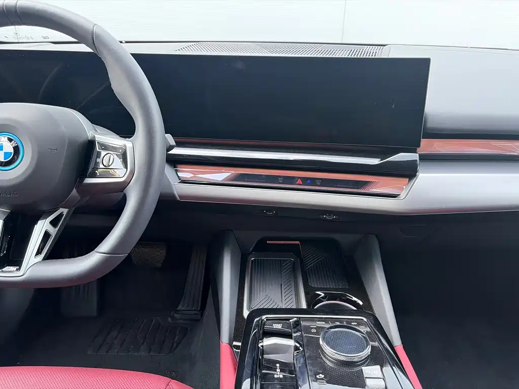 BMW i5 2025 — фото 9