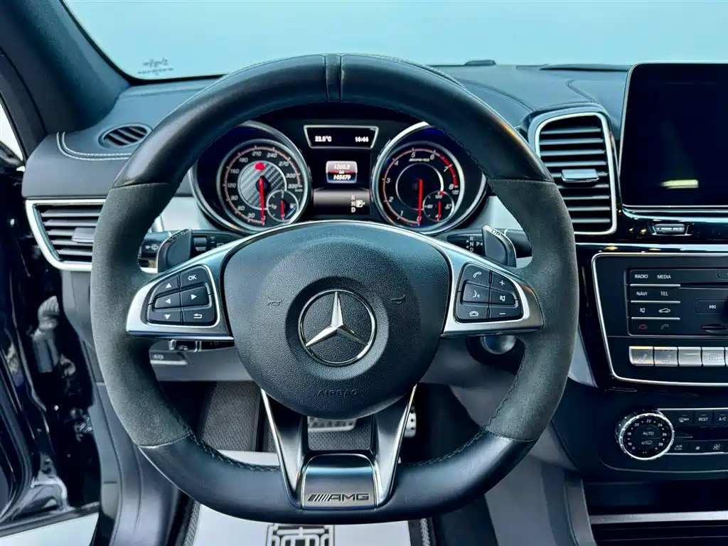 Mercedes-Benz GLE AMG 2020 — фото 12