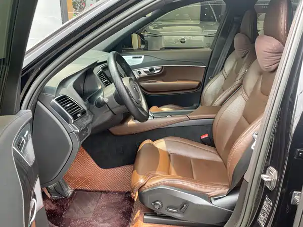 Volvo XC90 Plug-In Hybrid 2023