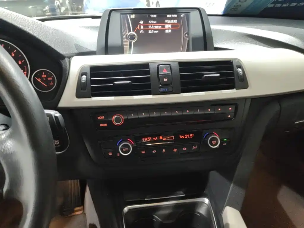 BMW 3 Series 2014 — фото 13