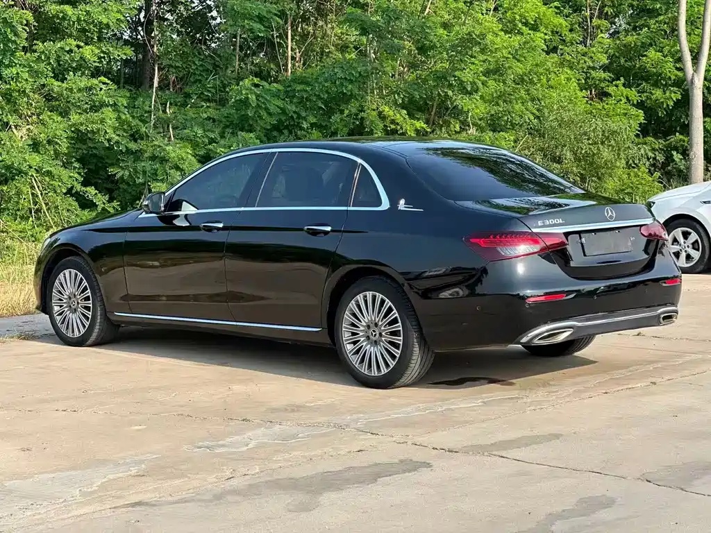 Mercedes-Benz E-Class 2023