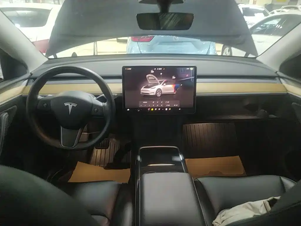Tesla Model Y 2022 — фото 10
