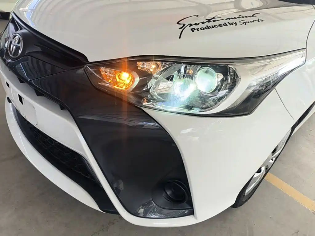 Toyota Yaris L 2020 — фото 18