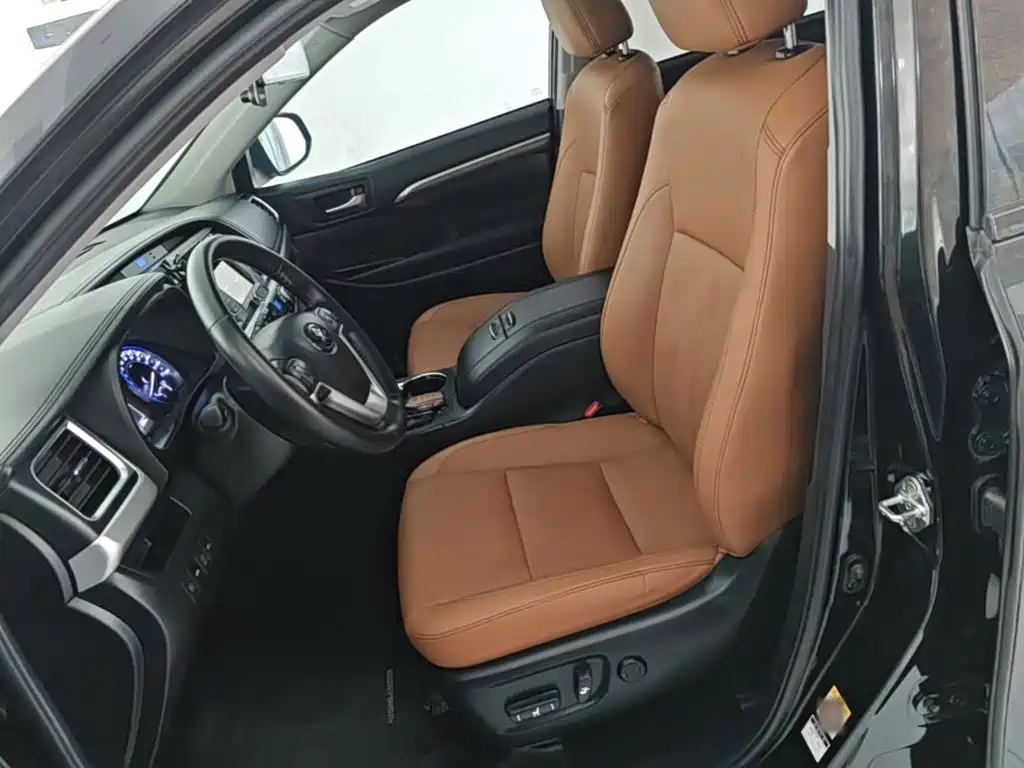 Toyota Highlander 2020 — фото 15