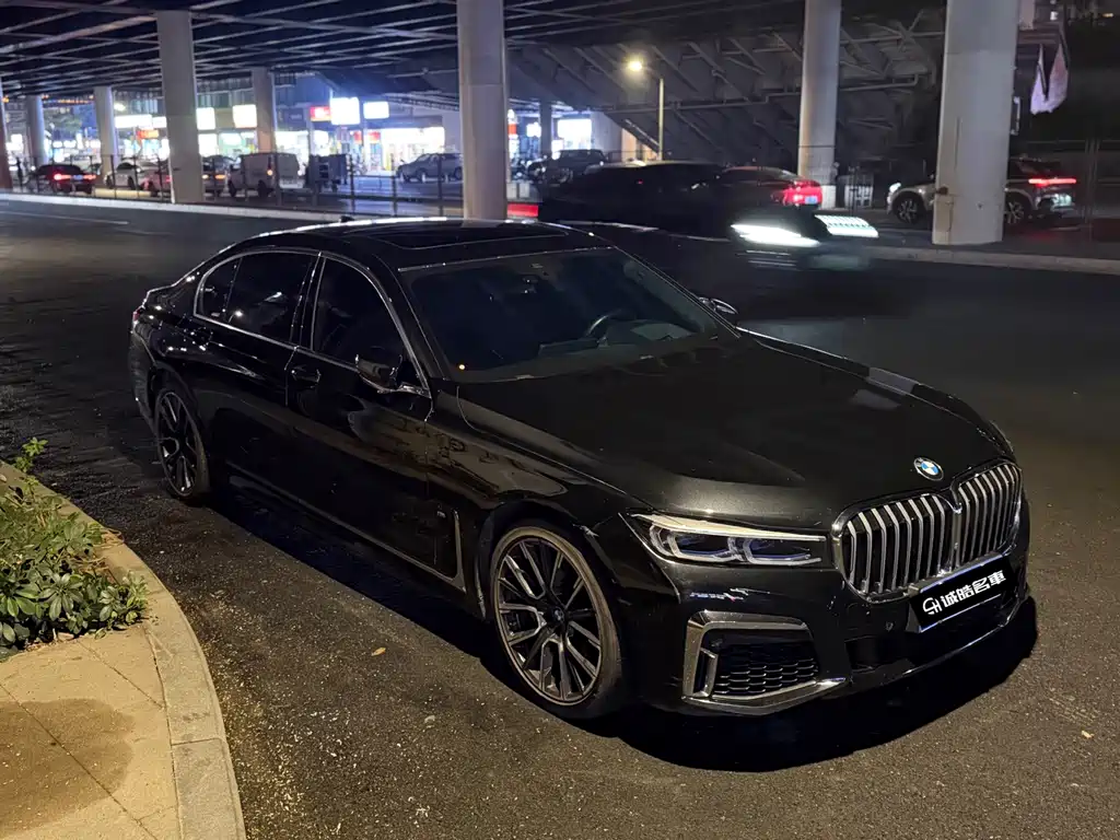 BMW 7 Series 2020 — фото 1