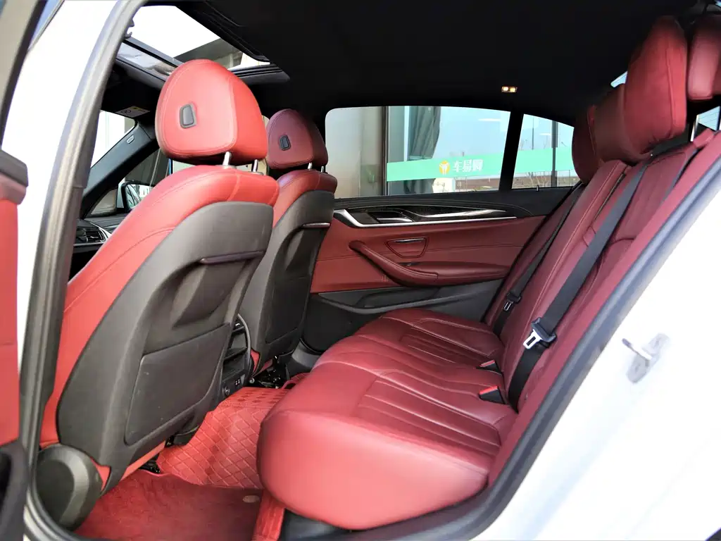 BMW 5 Series 2020 — фото 15