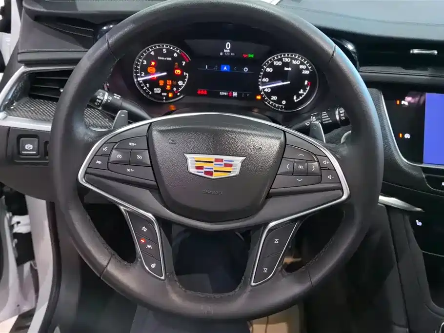 Cadillac XT5 2023 — фото 15