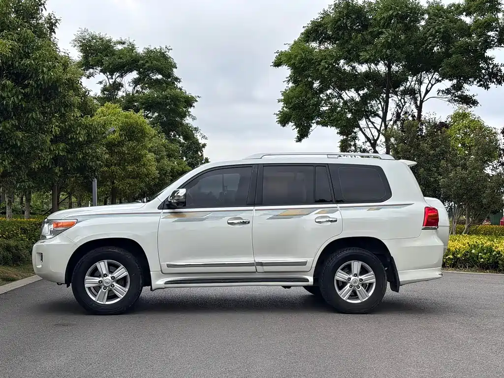 Toyota Land Cruiser 2015 — фото 8