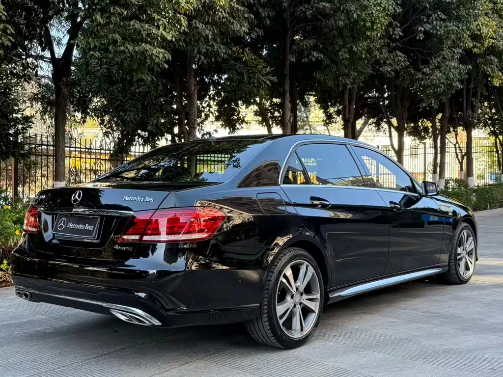 Mercedes-Benz E-Class 2014 — фото 33