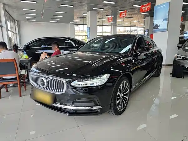 Volvo S90 2025