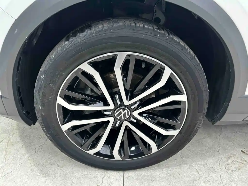 Volkswagen T-Roc 2023 — фото 19