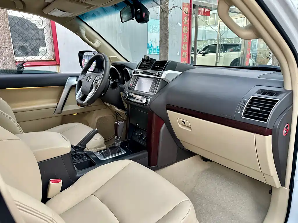 Toyota Prado 2015 — фото 39