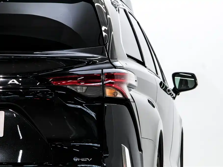 Toyota Granvia — фото 31