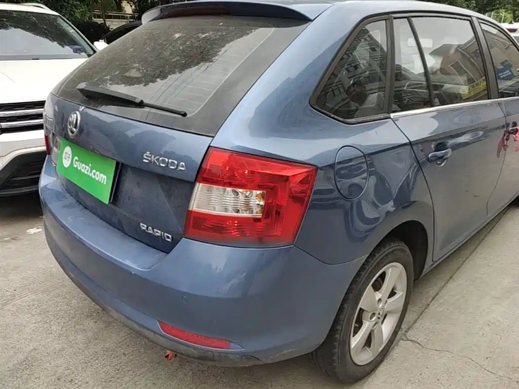 Skoda Rapid Spaceback 2016 — фото 8