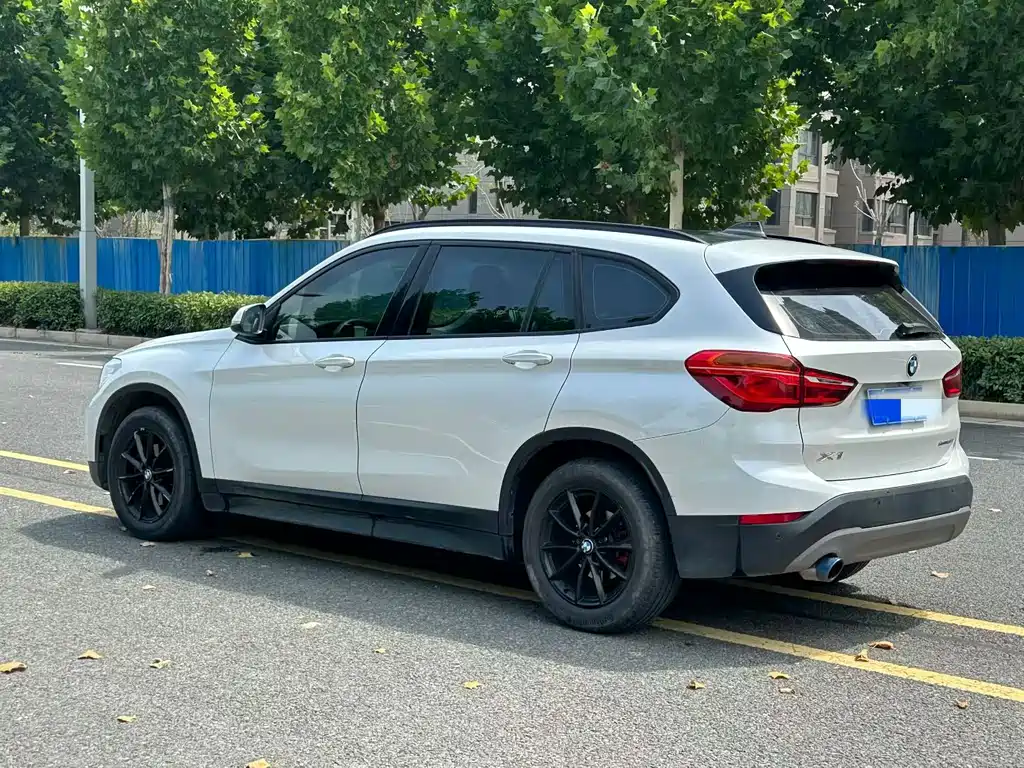 BMW X1 2017 — фото 9