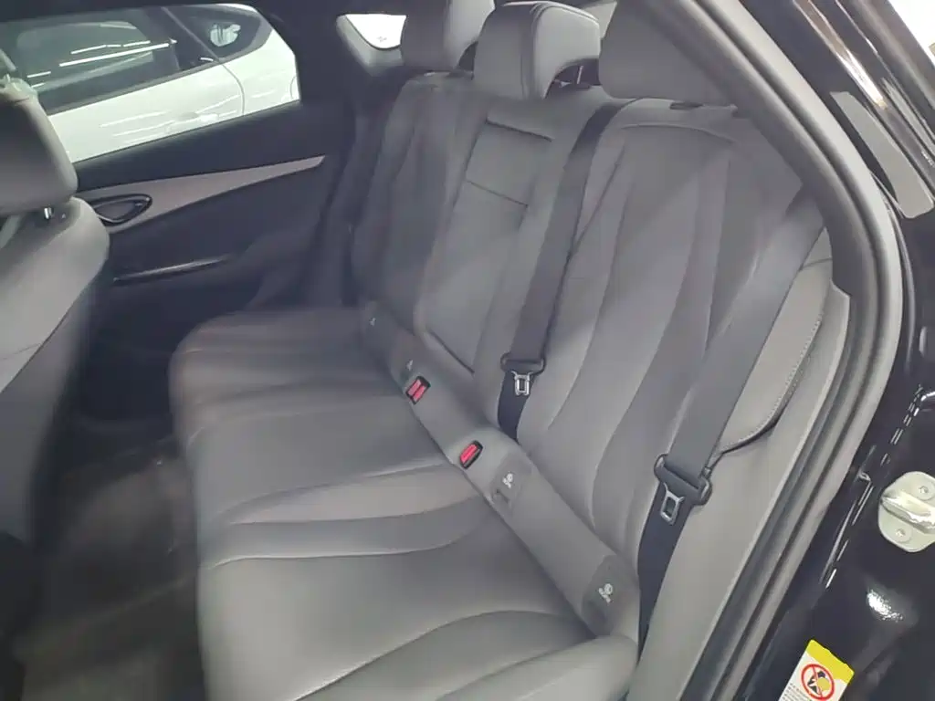 BYD Seal 07 DM-i 2025 — фото 17