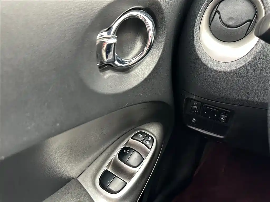 Infiniti ESQ 2019 — фото 23