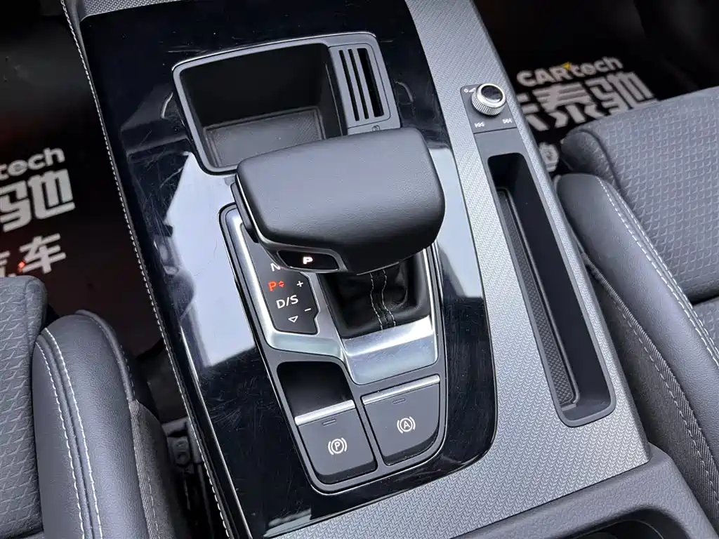 Audi Q5L Sportback 2023 — фото 24